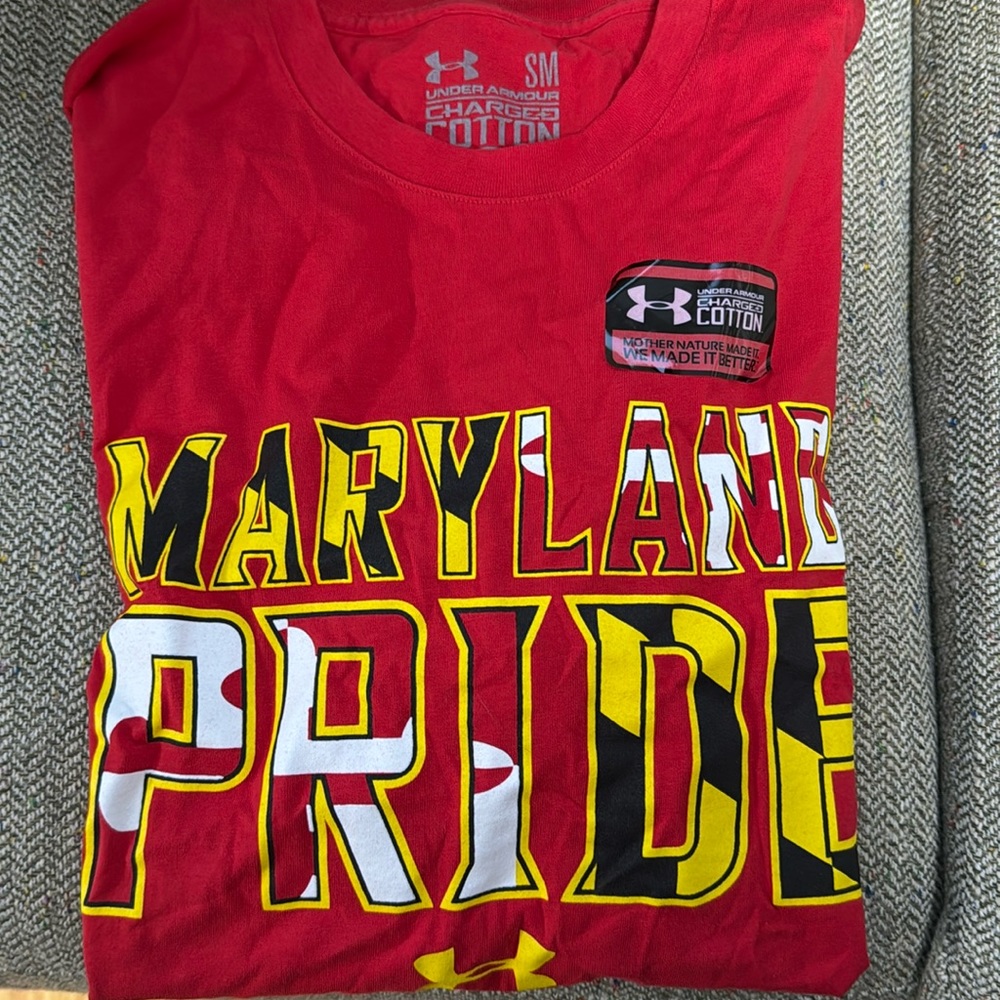 Men’s brand new under armor university of Maryland pride tshirt.